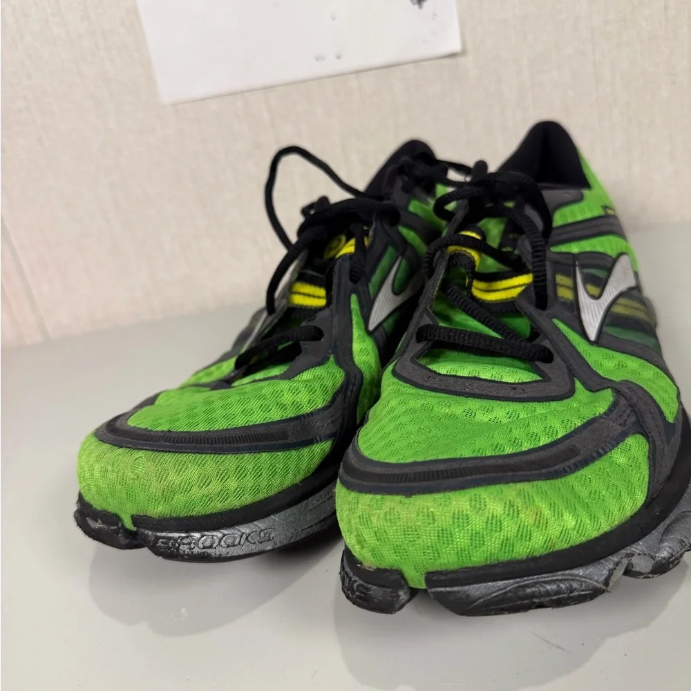 Brooks Trail Shoes, Racing Flats, and Barefoot-Style Shoes Men Size 11‎